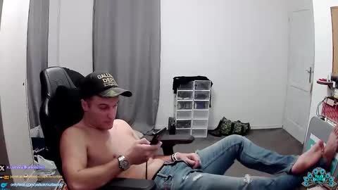 Snapshot of plkrisztian chatting on 11-22-25, 04:39 plkrisztian online show from 11-22-25, 04:39