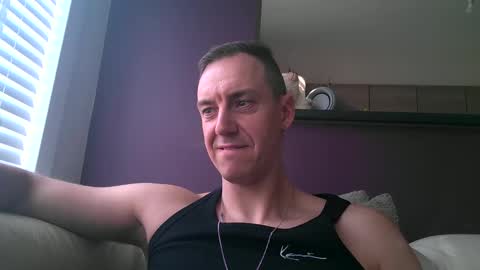 Snapshot of ploki2000 chatting on 02-16-25, 02:10 Kevin online show from 02-16-25, 02:10