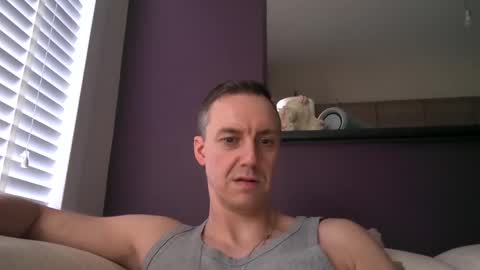 Snapshot of ploki2000 chatting on 02-23-25, 04:02 Kevin online show from 02-23-25, 04:02