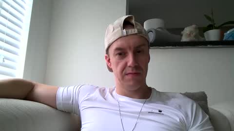 Snapshot of ploki2000 chatting on 10-19-25, 08:48 Kevin online show from 10-19-25, 08:48