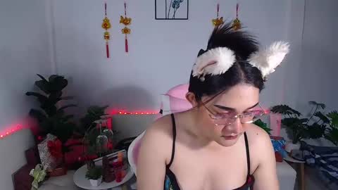 Snapshot of ploysaithailand chatting on 03-05-25, 02:57 Ploysai online show from 03-05-25, 02:57