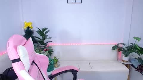 Snapshot of ploysaithailand chatting on 11-27-25, 08:49 Ploysai online show from 11-27-25, 08:49