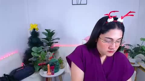 Snapshot of ploysaithailand chatting on 11-30-25, 03:43 Ploysai online show from 11-30-25, 03:43