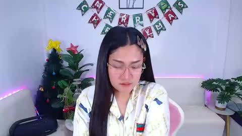 Snapshot of ploysaithailand chatting on 01-06-26, 02:21 Ploysai online show from 01-06-26, 02:21