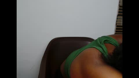 Snapshot of plumnjuicyx chatting on 10-22-25, 03:29 plumnjuicyx online show from 10-22-25, 03:29