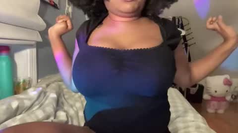 Snapshot of plushicore chatting on 10-28-25, 02:15 stariette online show from 10-28-25, 02:15