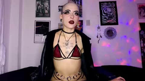 Snapshot of plutonbluemoon_999 chatting on 10-09-25, 01:03 online show from 10-09-25, 01:03