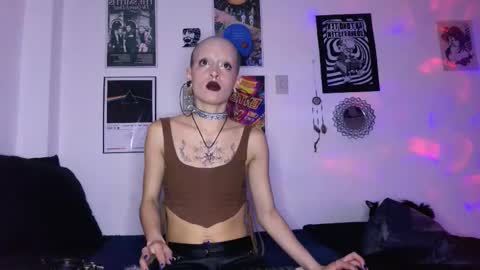 Snapshot of plutonbluemoon_999 chatting on 11-06-25, 11:37 online show from 11-06-25, 11:37