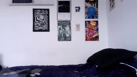 Snapshot of plutonbluemoon_999 chatting on 02-19-26, 06:48 online show from 02-19-26, 06:48