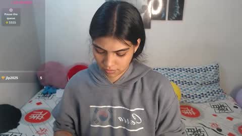 Snapshot of pocahontas_princess__ chatting on 11-10-25, 01:15 Pocahontas online show from 11-10-25, 01:15