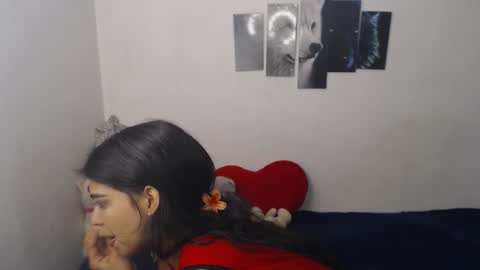 Snapshot of pocahontas_princess__ chatting on 03-18-26, 06:00 Pocahontas online show from 03-18-26, 06:00