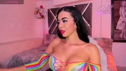 Snapshot of pocahontasweetss chatting on 09-14-25, 02:11 I dream of having many followers online show from 09-14-25, 02:11