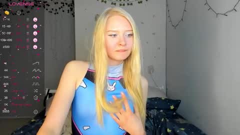 Snapshot of pocet_barbie chatting on 11-10-25, 07:24 Mary online show from 11-10-25, 07:24