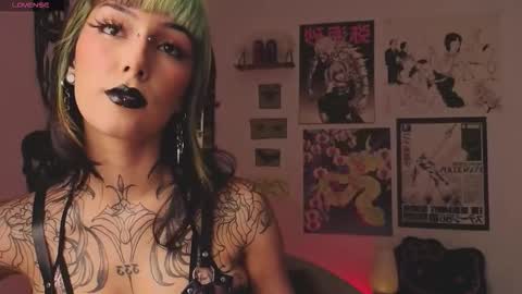 Snapshot of poison_dafne chatting on 02-12-26, 11:22 Dafne online show from 02-12-26, 11:22