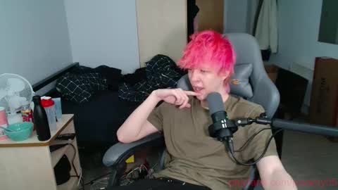 Snapshot of polarny05 chatting on 11-21-25, 08:40 Polarny online show from 11-21-25, 08:40