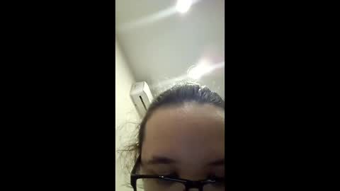 Snapshot of polina_moreau chatting on 06-06-26, 05:28 polina_moreau online show from 06-06-26, 05:28