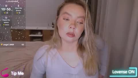 Snapshot of polinajones chatting on 02-04-26, 10:36 PolinaJones online show from 02-04-26, 10:36