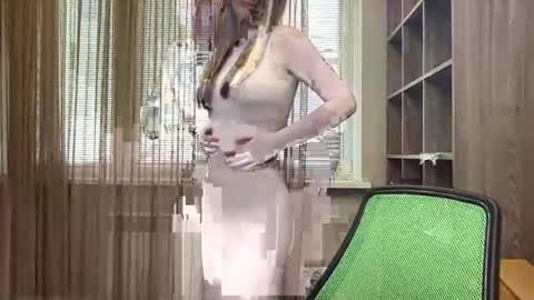 Snapshot of polishangel222 chatting on 07-06-26, 02:47 polishangel222 online show from 07-06-26, 02:47