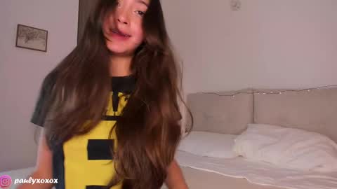 Snapshot of polly_____ chatting on 09-18-25, 02:41 Polly online show from 09-18-25, 02:41
