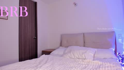 Snapshot of polly_____ chatting on 12-13-25, 09:42 Polly online show from 12-13-25, 09:42