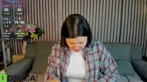 Polly online show from 10-15-25, 01:17