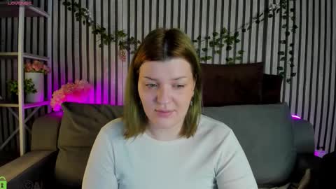 Polly online show from 02-12-26, 01:22