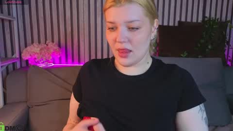 Polly online show from 04-29-26, 01:21