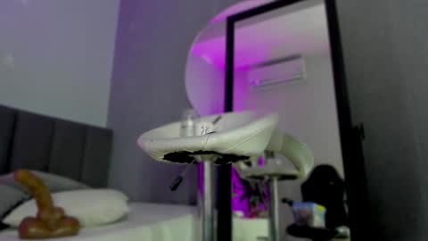 POLLY online show from 12-24-24, 10:22