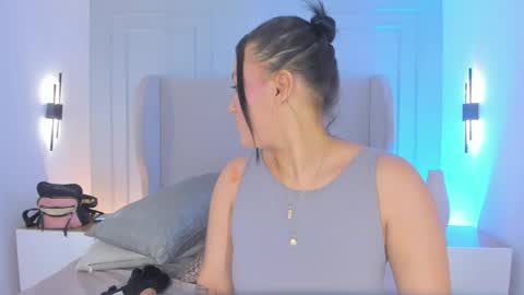 Snapshot of pollybabe_ chatting on 05-13-26, 12:19 POLLY online show from 05-13-26, 12:19
