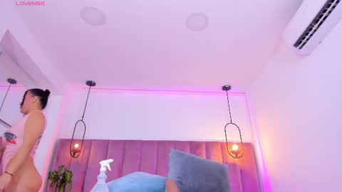 Snapshot of pollybabe_ chatting on 06-13-26, 10:35 POLLY online show from 06-13-26, 10:35