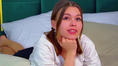 Polly online show from 03-11-25, 04:32