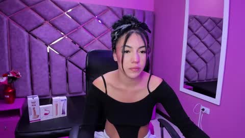 Snapshot of poly_sasha_ chatting on 10-08-25, 04:32 poly sasha online show from 10-08-25, 04:32