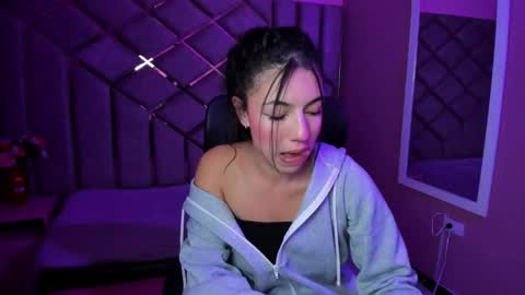 Snapshot of poly_sasha_ chatting on 11-21-25, 04:22 poly sasha online show from 11-21-25, 04:22