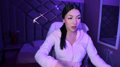 Snapshot of poly_sasha_ chatting on 02-19-26, 02:40 poly sasha online show from 02-19-26, 02:40