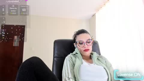 Snapshot of polybarnett chatting on 06-24-26, 04:17 paulina barnett online show from 06-24-26, 04:17