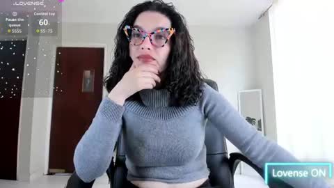 Snapshot of polybarnett chatting on 06-26-26, 03:05 paulina barnett online show from 06-26-26, 03:05