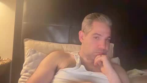 Snapshot of ponchynyc chatting on 10-10-25, 11:26 PONCH online show from 10-10-25, 11:26