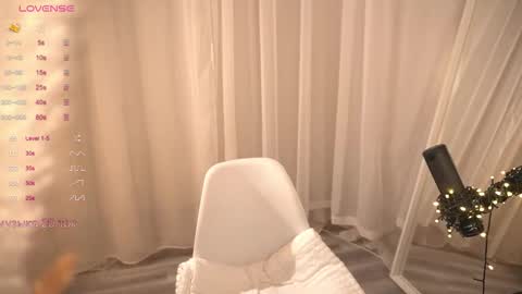 Snapshot of poni_dii chatting on 11-06-25, 09:54 online show from 11-06-25, 09:54