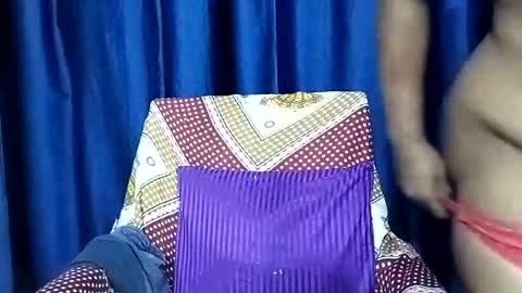 Snapshot of poojalady chatting on 10-16-25, 03:35 poojalady online show from 10-16-25, 03:35