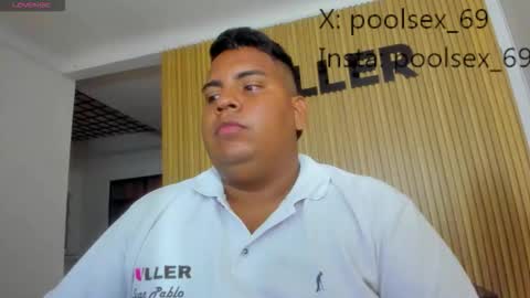 Snapshot of poolsexx_69 chatting on 10-21-25, 12:44 poolsexx_69 online show from 10-21-25, 12:44