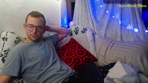 Snapshot of poppunk4life chatting on 12-14-24, 08:34 Kyle online show from 12-14-24, 08:34