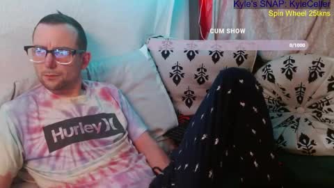 Snapshot of poppunk4life chatting on 12-15-24, 12:07 Kyle online show from 12-15-24, 12:07