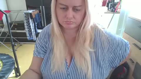 Snapshot of pornbusty chatting on 02-10-25, 09:47 MelissOfficial online show from 02-10-25, 09:47