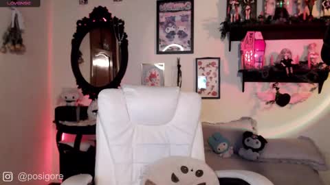 Snapshot of posigore chatting on 02-15-25, 01:21 Anna Goth independient model online show from 02-15-25, 01:21