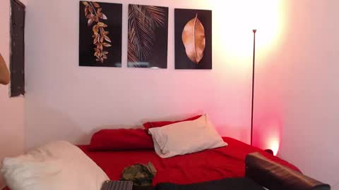 Snapshot of power_hot18 chatting on 01-15-25, 05:50 ALEX Y ALEXA online show from 01-15-25, 05:50