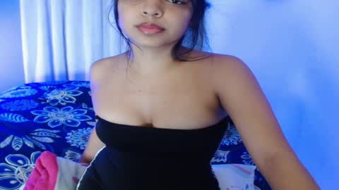 Snapshot of power_hot18 chatting on 01-19-26, 05:00 ALEX Y ALEXA online show from 01-19-26, 05:00