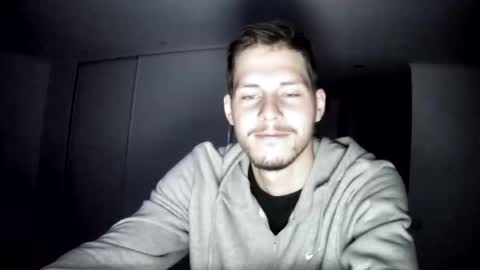 Snapshot of poweroflove7n chatting on 10-29-25, 04:15 poweroflove7n online show from 10-29-25, 04:15