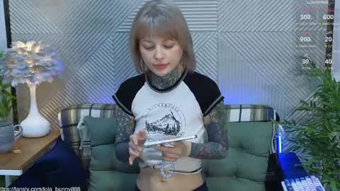 Lola online show from 04-25-26, 05:21