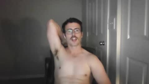 Snapshot of pphoto_95 chatting on 10-28-25, 08:29 Redd online show from 10-28-25, 08:29