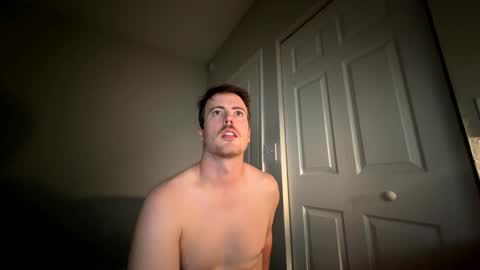 Snapshot of pphoto_95 chatting on 02-26-26, 03:27 Redd online show from 02-26-26, 03:27